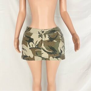 Mossino Women’s Camo Mini Skirt
